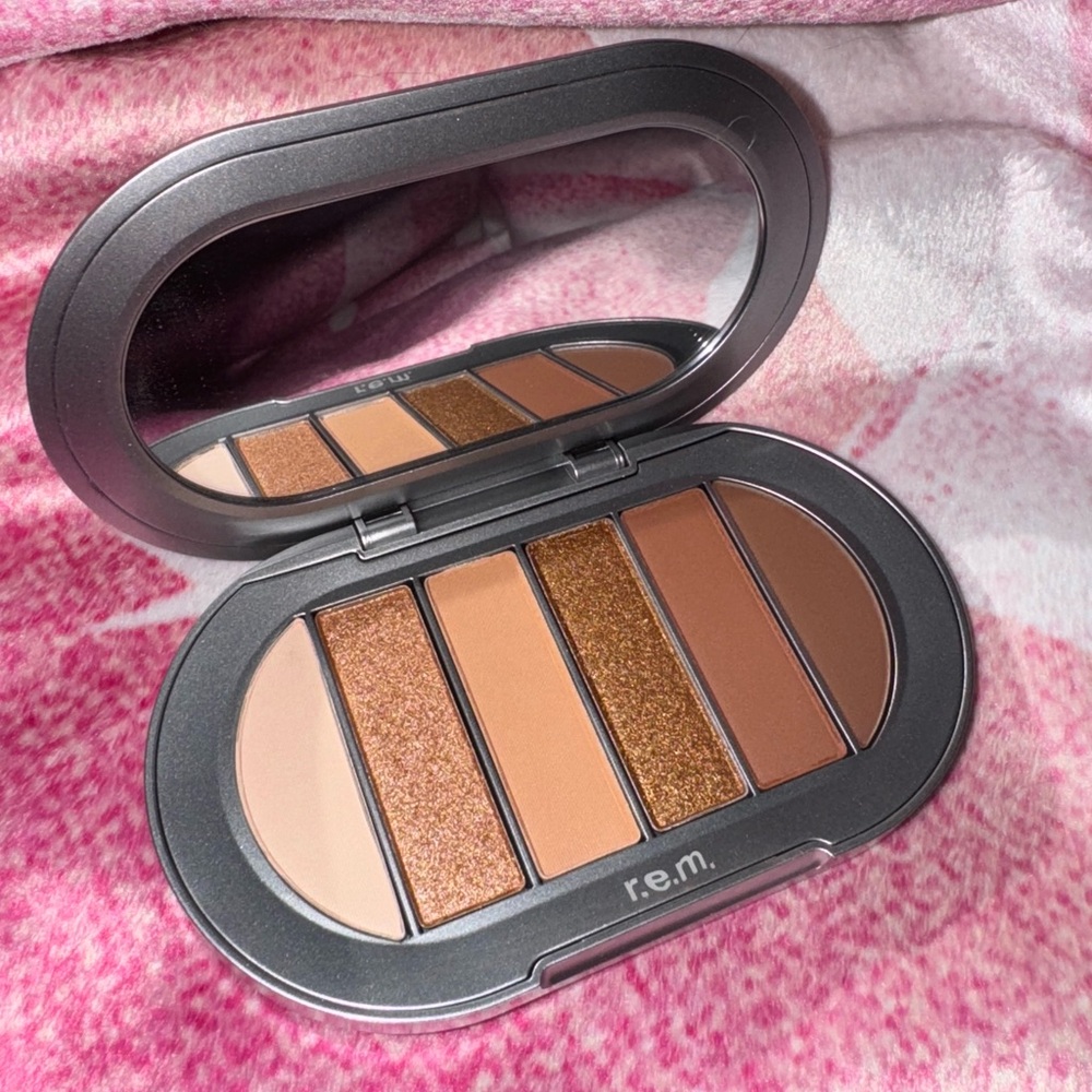 SOLD r.e.m. beauty midnight shadows eyeshadow palette - babydoll